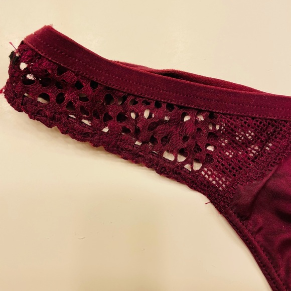 VS lingerie set. Bra 34b panties XS - Picture 3 of 4